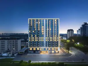 YeeJ Hotel