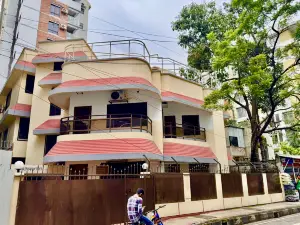 Chinese Hotel-Mango Tree
