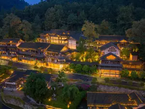 Dongqian White Horse Hotel, Wujiang Village