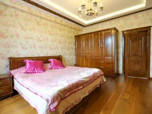Changbai Hongxiang Entertainment Club