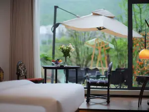 Mountain Echo River View Resort Homestay (Chenzhou Zixing Dongjiang Lake Branch)