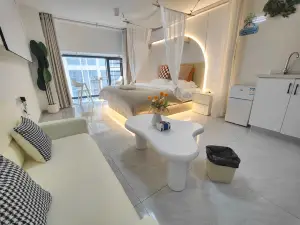 Green Mango Cinema Apartment(Fuzhou South Station Branch)