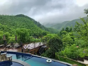 Xizhu Yunjian Hot Spring Villa