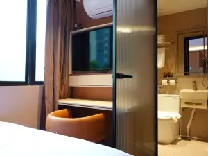 A Hotel Farrer Park - Newly Renovated
