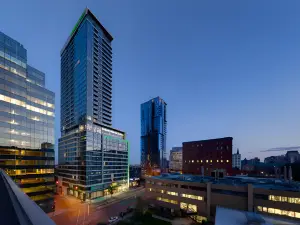 Holiday Inn & Suites MONTREAL CENTRE-VILLE OUEST by IHG