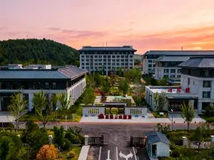 Fei County Yulongshan Grand Hotel