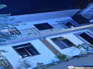 Leonell River Park Villas