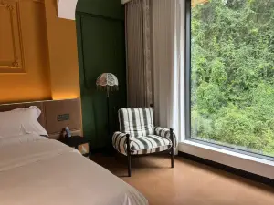華港悦瀾湾民宿