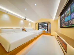 Xueshan Yinghua Hotel