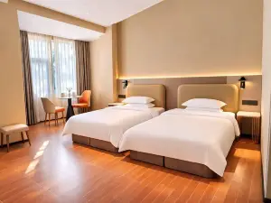 Dongxing Jinhaiwan Hotel (Golden Beach on Wanwei Island)