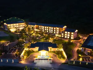 Hezhou Bamboo Hidden Hot Spring Resort