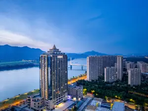 Tonglu Fuchun River Rosery Hotel