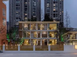 Tranquil Maple Residence Embracing Nature View Resort