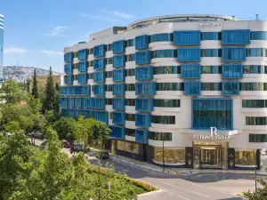 Renaissance Izmir Hotel