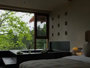 樹夏拾叄間・Summer Wood 森氧湯愈民宿（雅安碧峰峡）