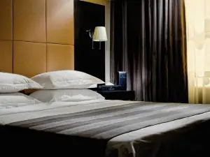 Voyage Hotel