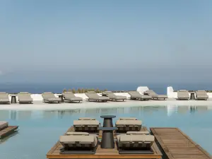 NĒRO Boutique Hotel