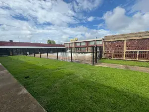 Express Inn & Suites