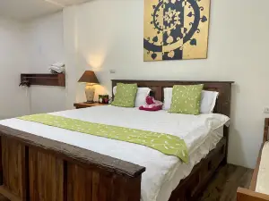 Home & Teak Residence
