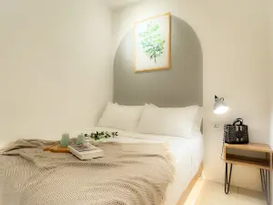 Apple 1 Hotel Queensbay