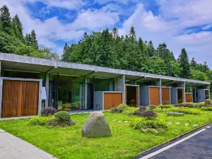 HIDDEN TRACE MOUNTAIN LODGE