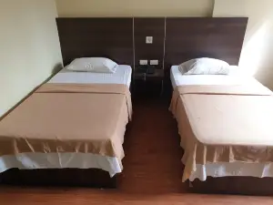 OYO 1011 First Hotel