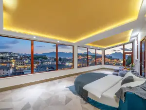 Sarah's View Inn