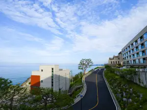 Cliffbeach Resort&Pool Villa