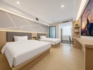 루량 신위에 홀리데이 호텔