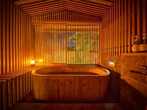 Tetsu-juro （former Ogunis residence） ,  Himeji Castles back parlor-like"400-year-old inn"