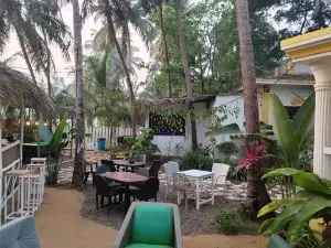 Urban Mad Villas & Studio