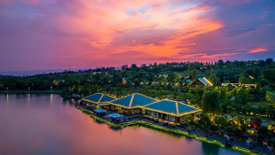 Taiping Lake Forest Chalet Hotel