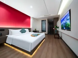 โรงแรมหยุนชางซีหนาน (ถัดจากสี่เฟิงฟอร์จูนพลาซ่า)