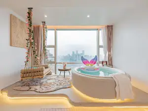 Little elephant selected river view homestay (Jiefangbei and Hongyadong Branch, Chongqing)