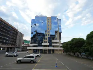 葉里溫瑞享飯店