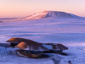 Volcano-In Hotel of Arrivals