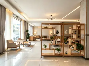 Yihang Holiday Hotel