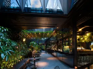 West Hotel Sydney - Curio Collection by Hilton