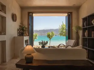 Lugu Lake South Island Villa Resort Hotel