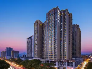Ease Hotel · Zhi (Yichang Three Gorges Visitor Center Binjiang Wanda)