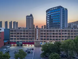 Gushi Yibai International Hotel