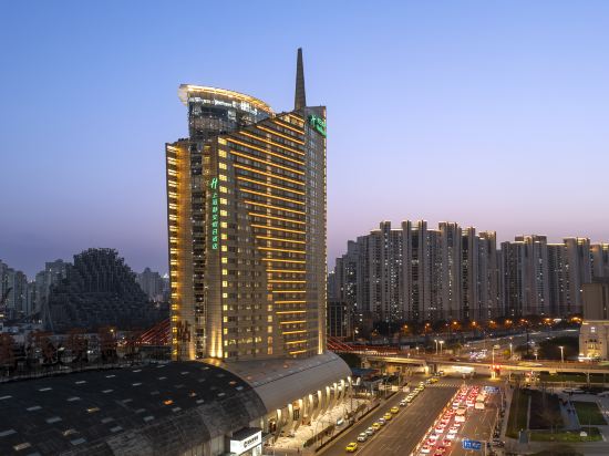 Holiday Inn SHANGHAI JING'AN by IHG