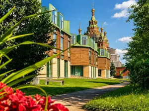 New Peterhof Hotel