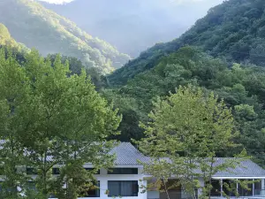 Yinju Xiangli Zuoshouxiang Homestay