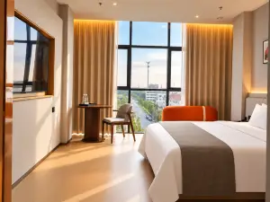 Elong Hotel (Yixing Bus Terminal)