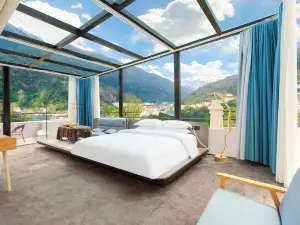 VALATOMS Van Latu Chuyi Homestay (Kangding)