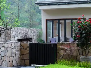 XI LI HOTSRING HOMESTAY