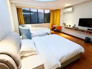 Longli Yurun Galaxy Hotel