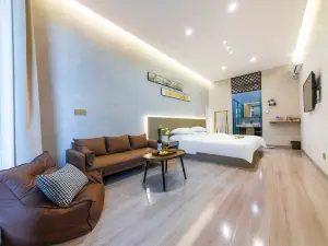Moonlight Lodge
