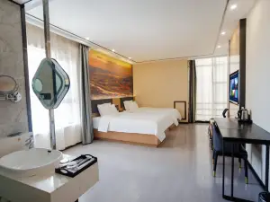 YunboZhenpinHotel (Tianshui Lantian City Square)